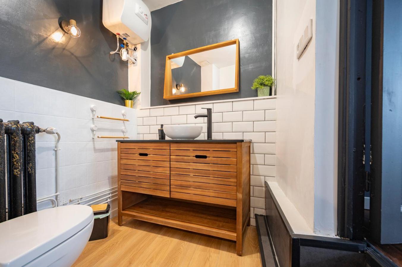 Appartement Spacieux Et Elegant Avec Jardin Montivilliers Bagian luar foto